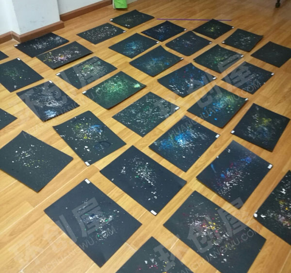 幼儿园色彩斑斓的星空作品展示图片