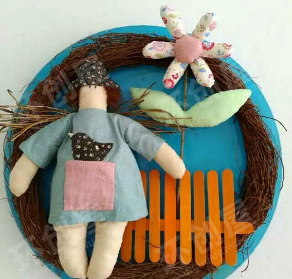 幼儿园楼梯海绵纸卡通作品展示图片