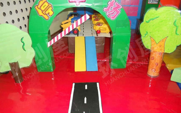 幼儿园建构区鞋盒废物利用搭建停车场图片