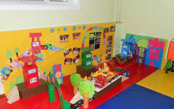 幼儿园建构区鞋盒废物利用搭建停车场图片