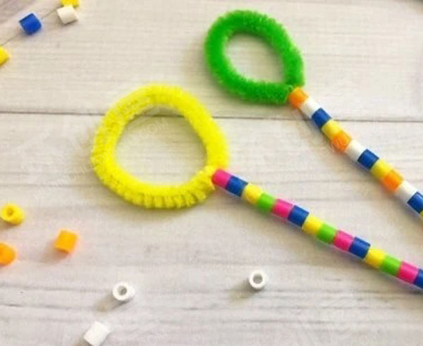 幼儿园科学区自制扭扭棒吹泡器图片