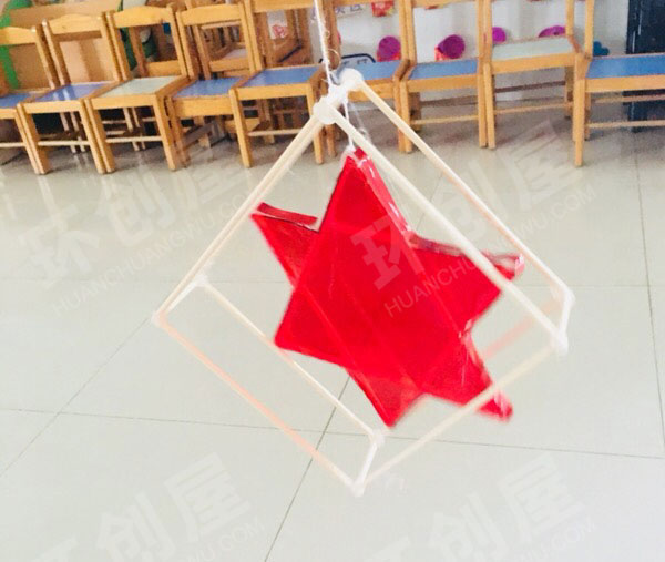 幼儿园玻璃彩纸筷子手工吊饰图片