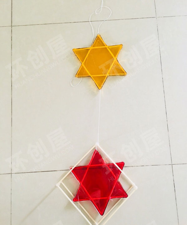幼儿园玻璃彩纸筷子手工吊饰图片