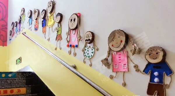 幼儿园走廊楼梯墙面木片小人人系列图片