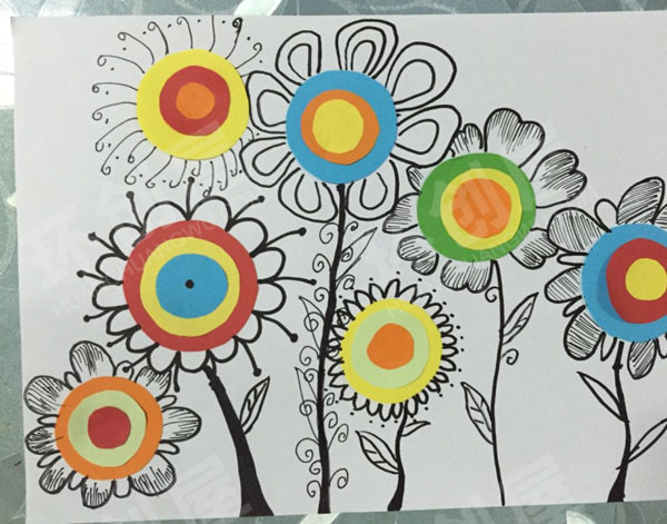 幼儿园卡纸粘贴线描画作品展示图片