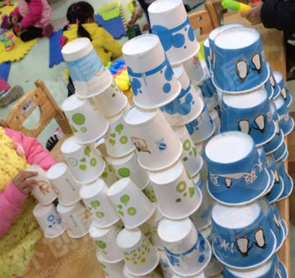 幼儿园纸杯乐建构区材料图片