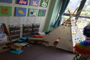 幼儿园阅读区小角落图片