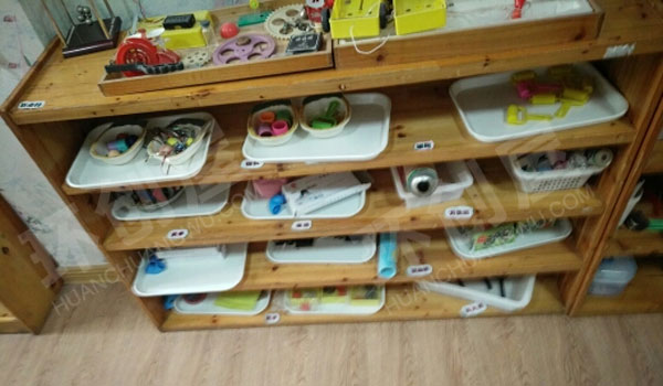 幼儿园科学区参观实验室图片