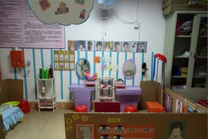 幼儿园角色游戏时尚芭莎理发店图片6张