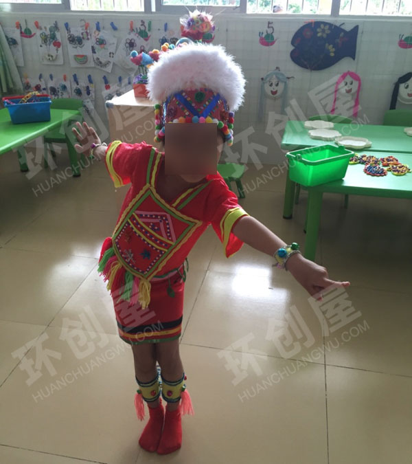 幼儿园角色游戏纯手工环保时装图片