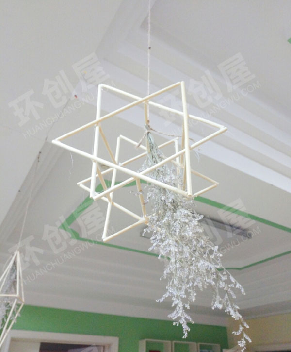幼儿园废物利用手扎筷子吊饰图片