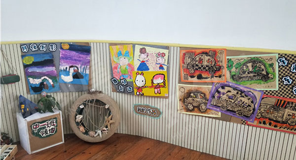 幼儿园走廊楼道废物利用纸箱作品图片