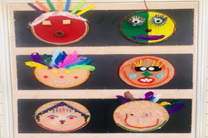 幼儿园手工粘土立体触摸墙面作品展示图片6张