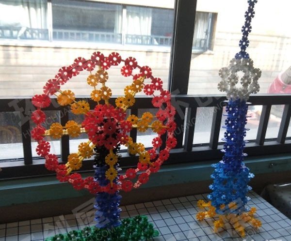 幼儿园建构区雪花片各种作品图片