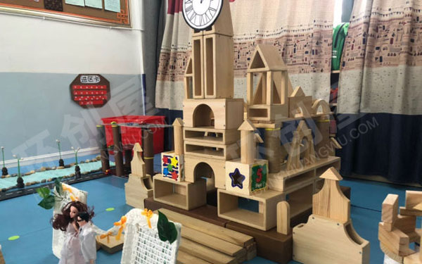 幼儿园建构区小城堡公主婚礼图片