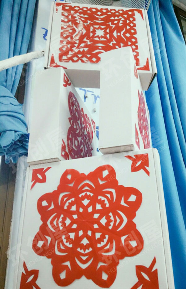 幼儿园美工区纸箱红火剪纸贴画图片