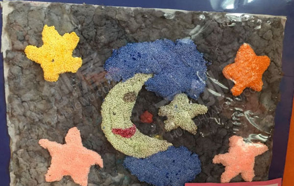 幼儿园创意废物利用棉麻线绳墙面布置图片