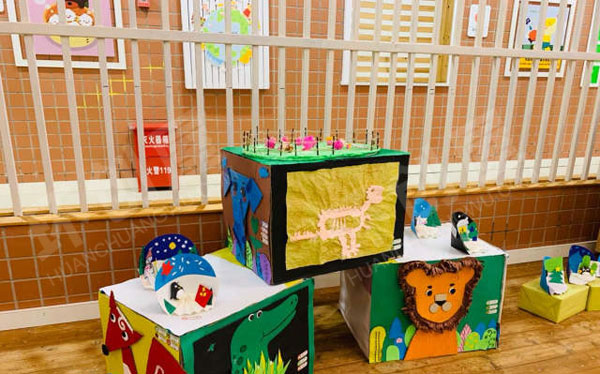 幼儿园新年高级作品展图片
