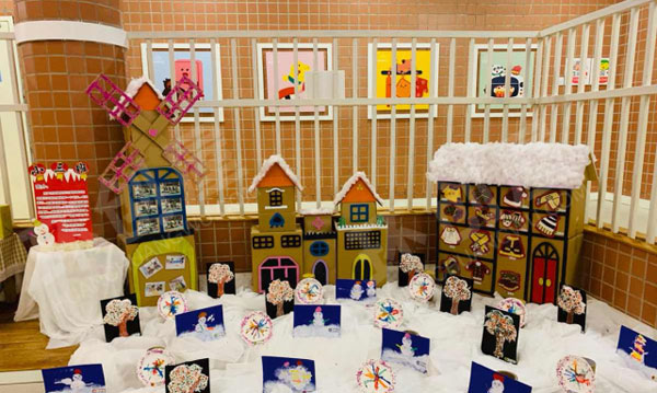 幼儿园新年高级作品展图片
