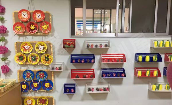 幼儿园墙面触摸糖果铺子作品展示图片