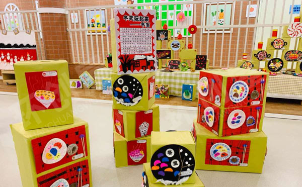 幼儿园新年高级作品展图片