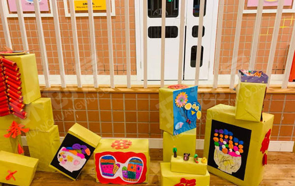 幼儿园新年高级作品展图片