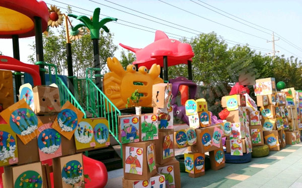 幼儿园艺术节废物利用作品展示户外环创图片