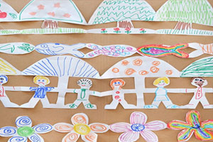 幼儿园美工区创意折叠剪纸图片2张