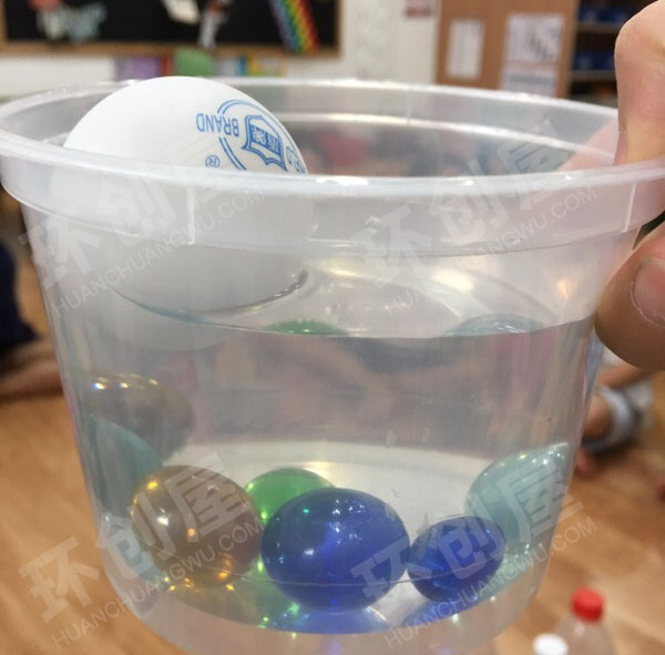 幼儿园科学区沉与浮图片