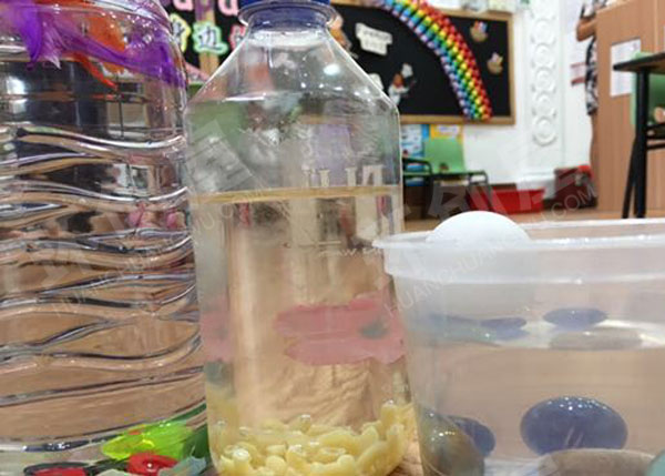 幼儿园科学区沉与浮图片
