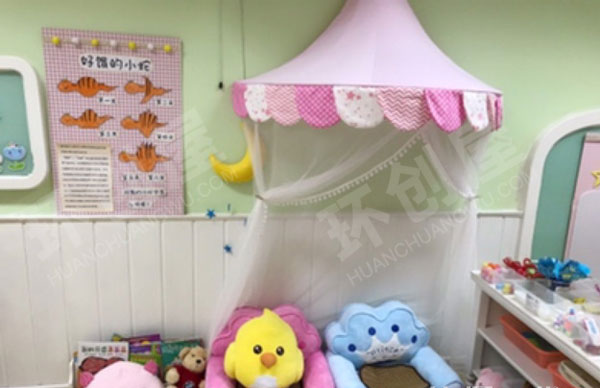 幼儿园粉色系小厨房角色游戏图片