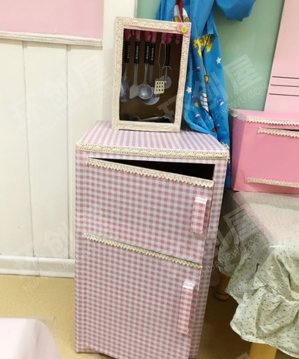 幼儿园粉色系小厨房角色游戏图片
