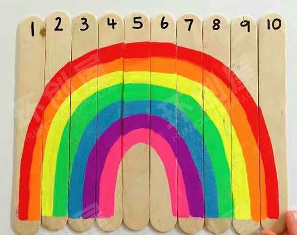 幼儿园益智区彩虹游戏图片