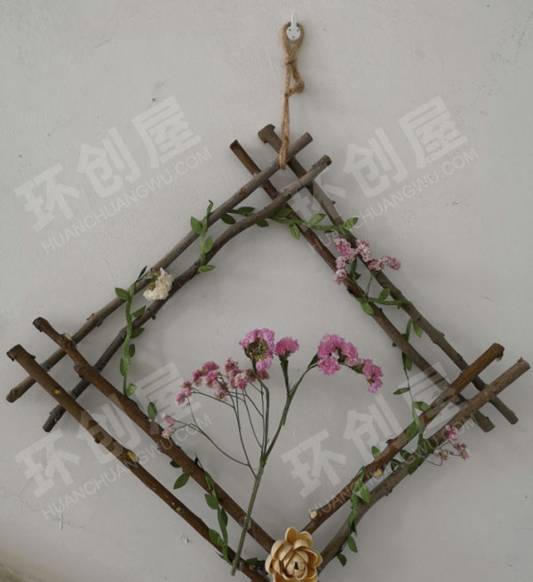 幼儿园田园风吊饰墙面布置图片