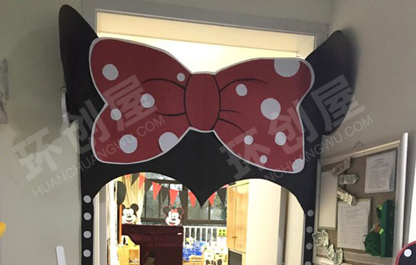 幼儿园米奇主题迎元旦环创吊饰图片