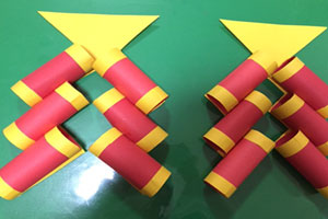 幼儿园环保圣诞元旦鞭炮作品吊饰图片2张