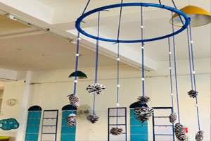 幼儿园蓝色系作品吊饰图片2张