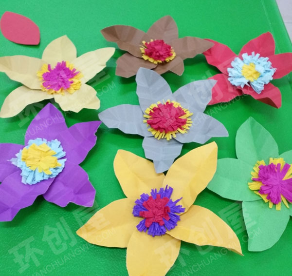 幼儿园卡纸手工美丽花朵窗户吊挂饰图片