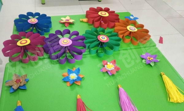 幼儿园卡纸手工美丽花朵窗户吊挂饰图片