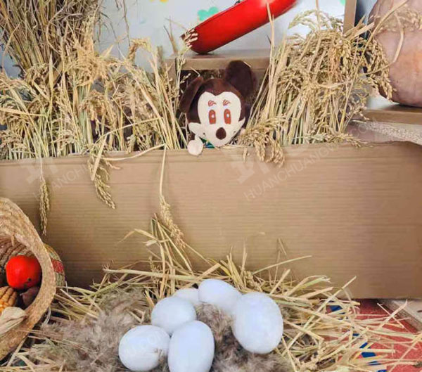 幼儿园秋天的大丰收走廊布置图片