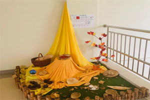 幼儿园走廊楼梯拐角布置图片3张