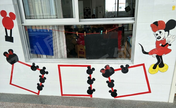 幼儿园走廊墙面米奇风格装饰图片