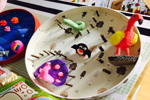 幼儿园卡纸粘土卡通动物作品展示图片8张