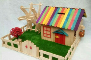 幼儿园废物利用雪糕棒组成的作品展示图片5张