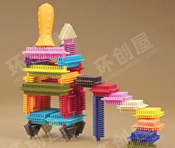 幼儿园建构区胶质鬃毛积木搭建图片