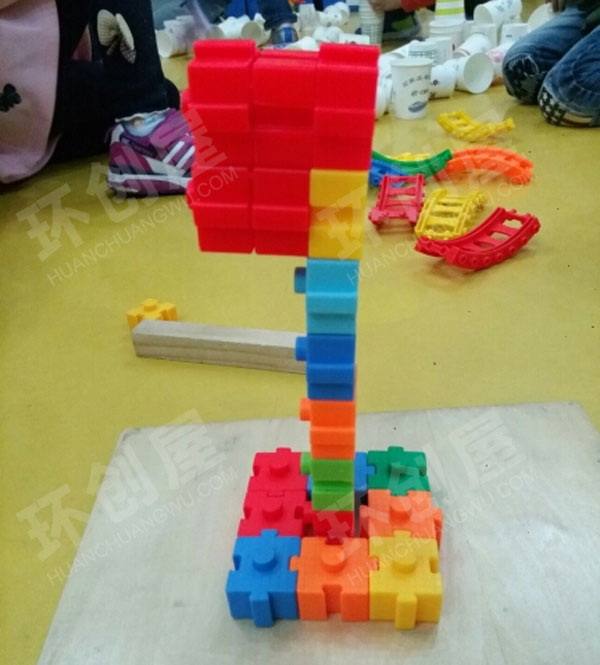 幼儿园建构区乐高有趣搭建图片