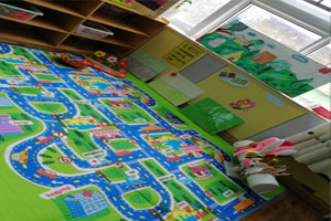 幼儿园阅读区语言故事表演角图片