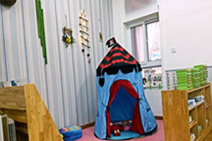 幼儿园阅读区教室小帐篷图片