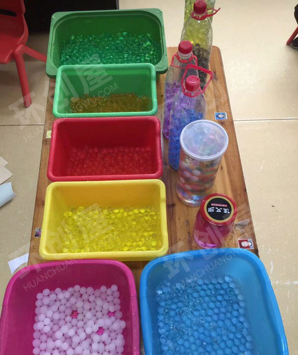 幼儿园科学区制作海绵宝宝许愿瓶图片