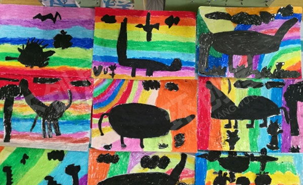 幼儿园益智区彩虹下寻找影子图片